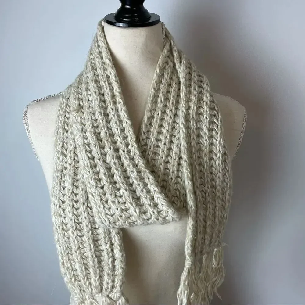 Handmade Beige Loose Knit Fringe Scarf – Cozy, Soft, Chunky Winter Accessory